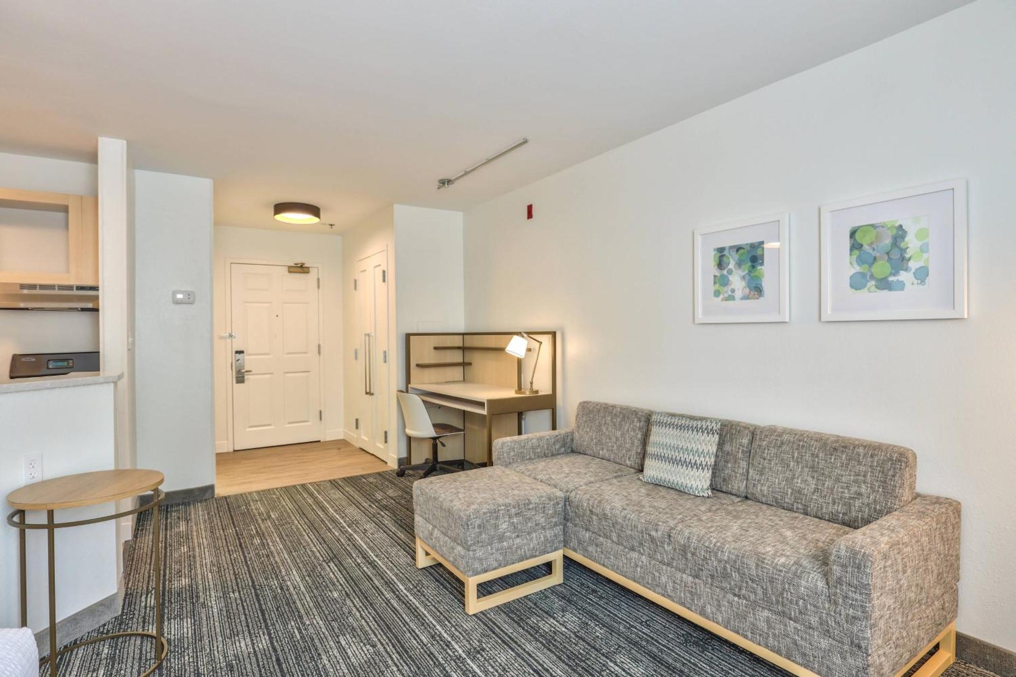 Alluxsuites At 1876, Ascend Hotel Collection Tallahassee Exteriör bild