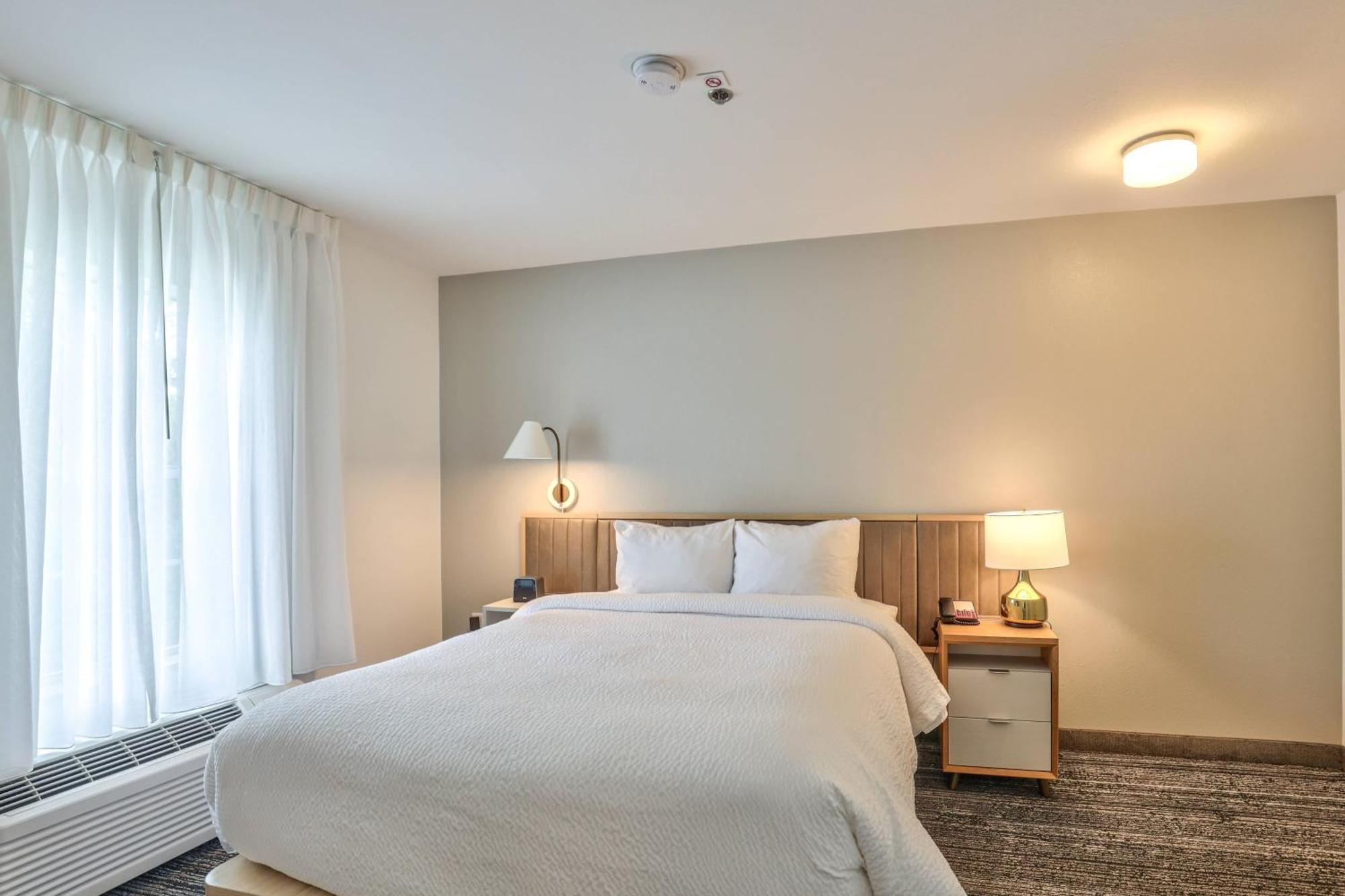 Alluxsuites At 1876, Ascend Hotel Collection Tallahassee Exteriör bild