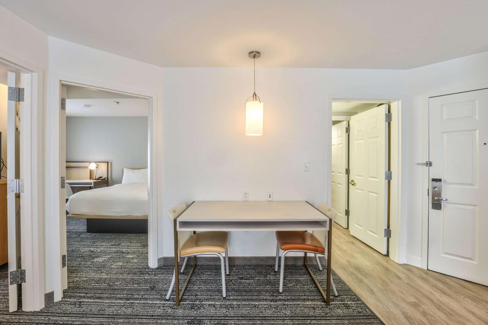 Alluxsuites At 1876, Ascend Hotel Collection Tallahassee Exteriör bild