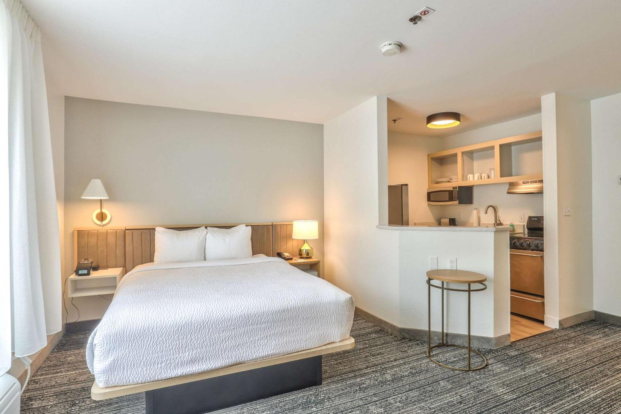 Alluxsuites At 1876, Ascend Hotel Collection Tallahassee Exteriör bild